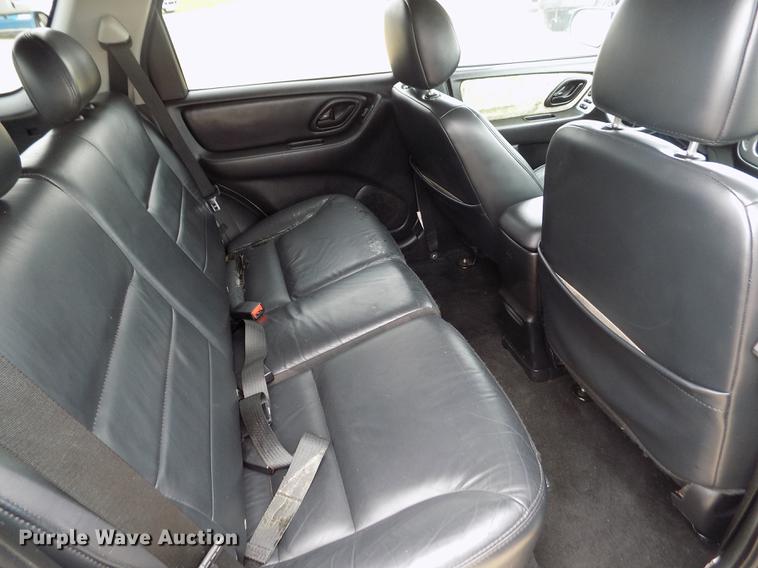 image for item DB9129 2004 Ford Escape SUV