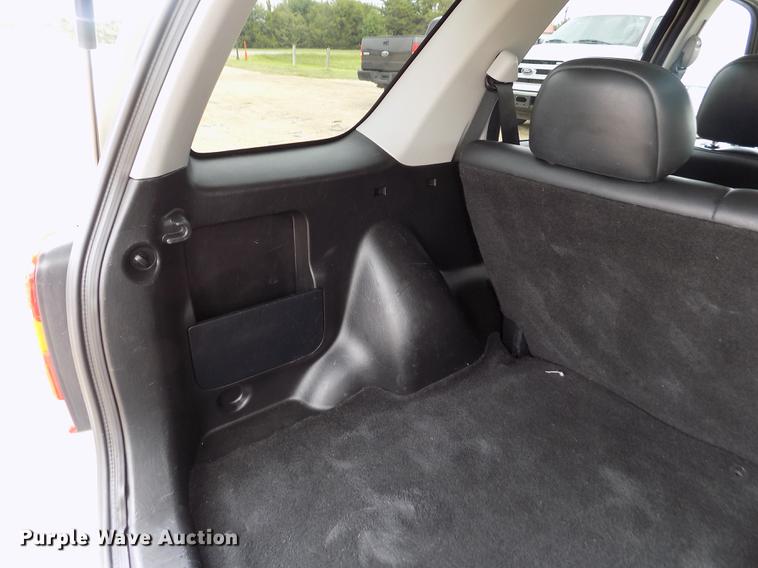 image for item DB9129 2004 Ford Escape SUV