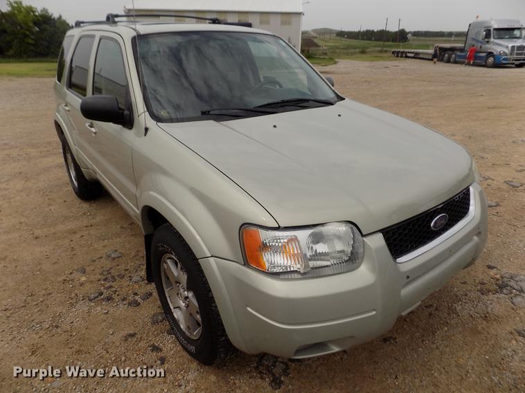 image for item DB9129 2004 Ford Escape SUV