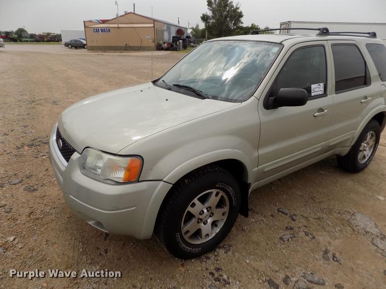 image for item DB9129 2004 Ford Escape SUV