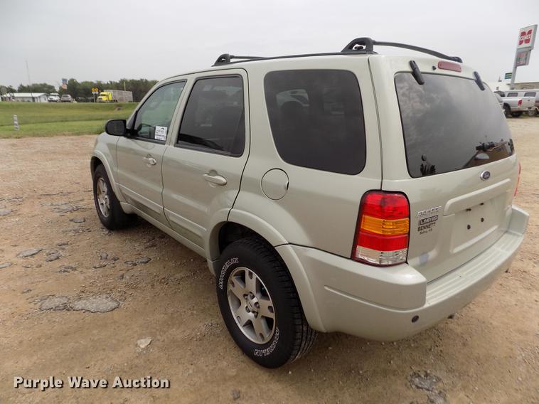 image for item DB9129 2004 Ford Escape SUV