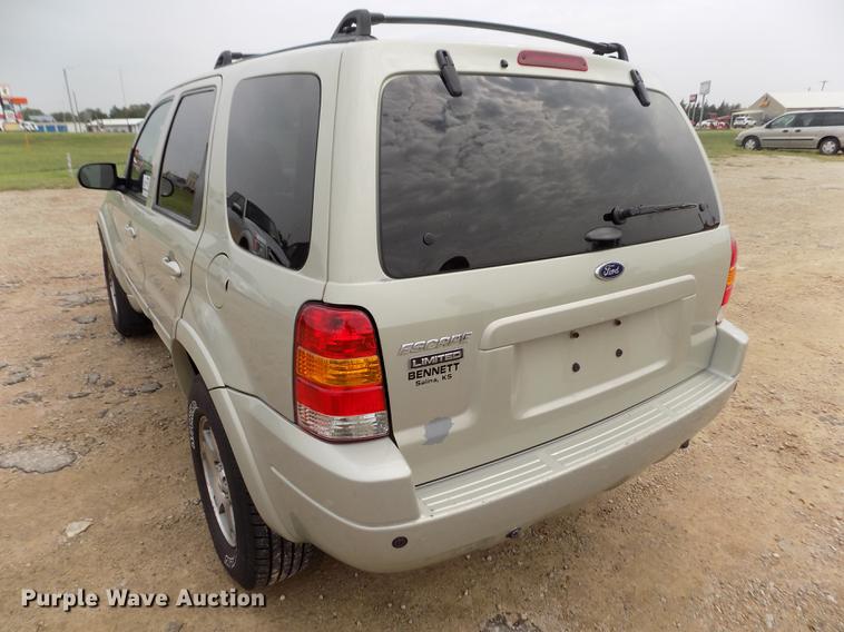 image for item DB9129 2004 Ford Escape SUV