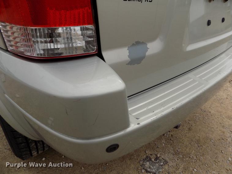 image for item DB9129 2004 Ford Escape SUV