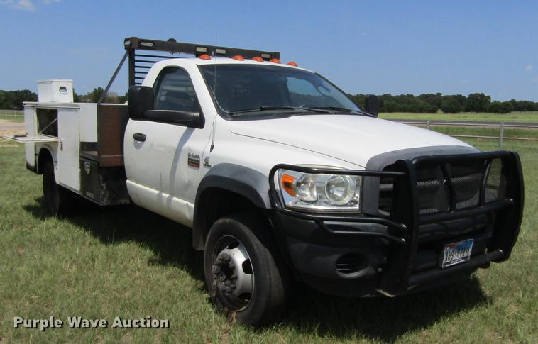 image for item DC0035 2008 Dodge Ram 4500 HD truck cab and chassis