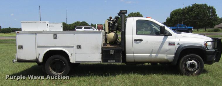image for item DC0035 2008 Dodge Ram 4500 HD truck cab and chassis