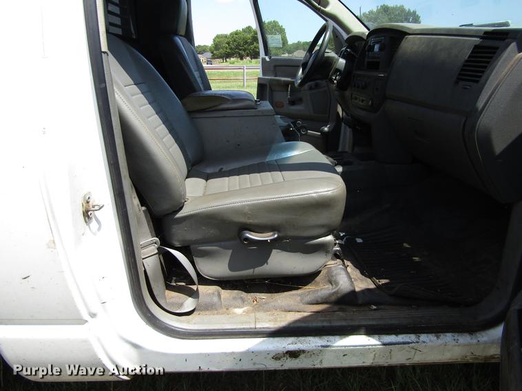 image for item DC0035 2008 Dodge Ram 4500 HD truck cab and chassis
