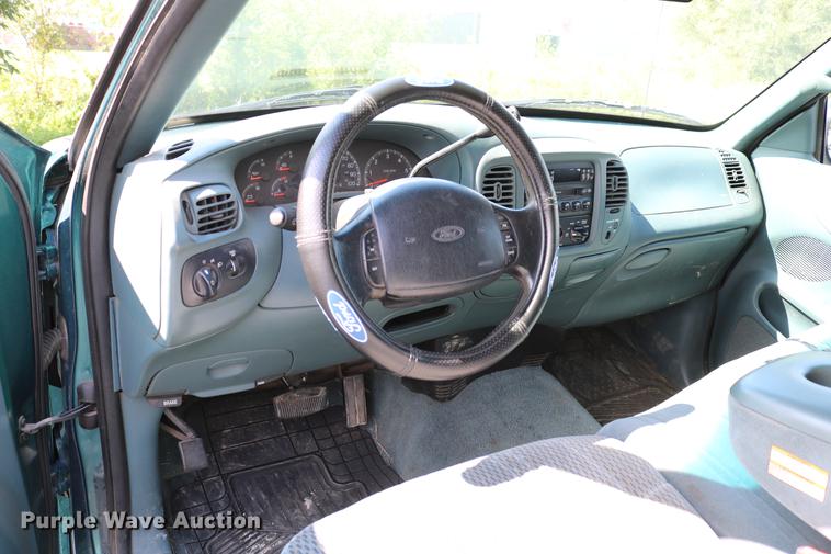 image for item DC7560 1997 Ford F150 SuperCab pickup truck