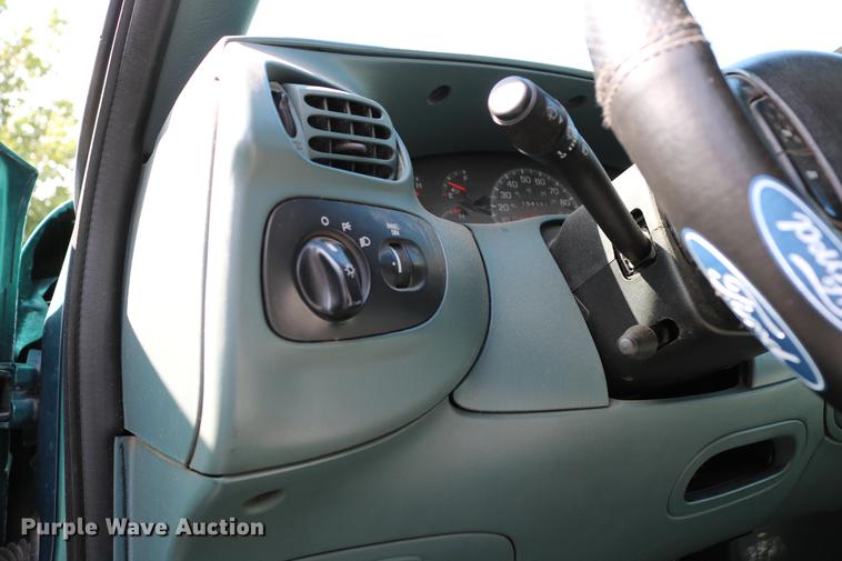 image for item DC7560 1997 Ford F150 SuperCab pickup truck