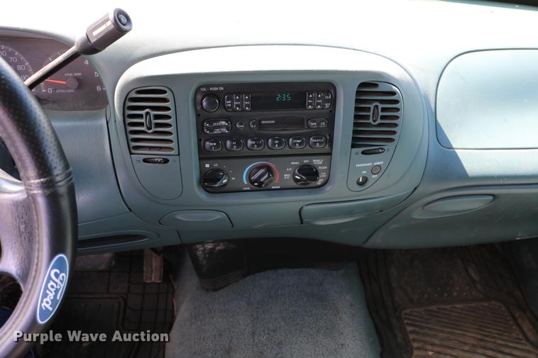 image for item DC7560 1997 Ford F150 SuperCab pickup truck