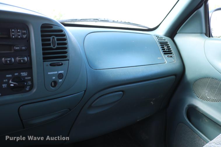 image for item DC7560 1997 Ford F150 SuperCab pickup truck