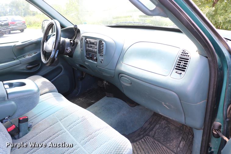image for item DC7560 1997 Ford F150 SuperCab pickup truck