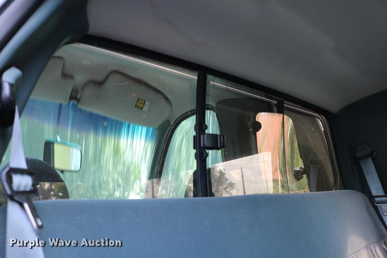 image for item DC7560 1997 Ford F150 SuperCab pickup truck