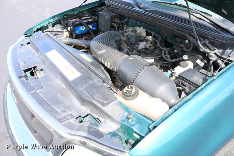 image for item DC7560 1997 Ford F150 SuperCab pickup truck