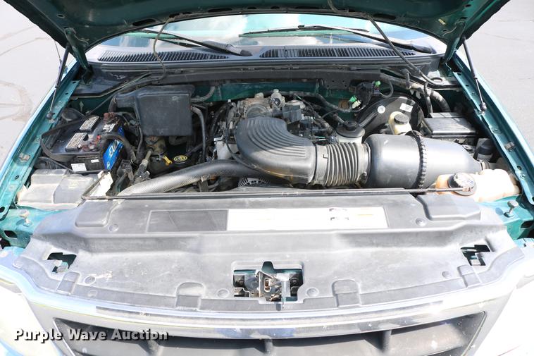 image for item DC7560 1997 Ford F150 SuperCab pickup truck