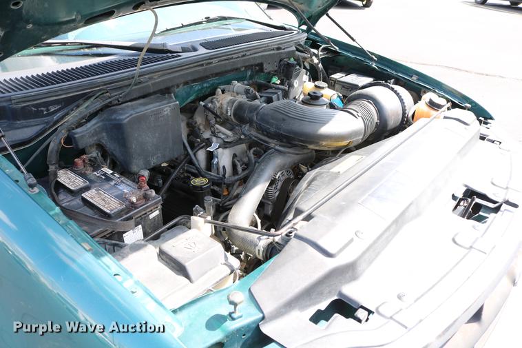 image for item DC7560 1997 Ford F150 SuperCab pickup truck