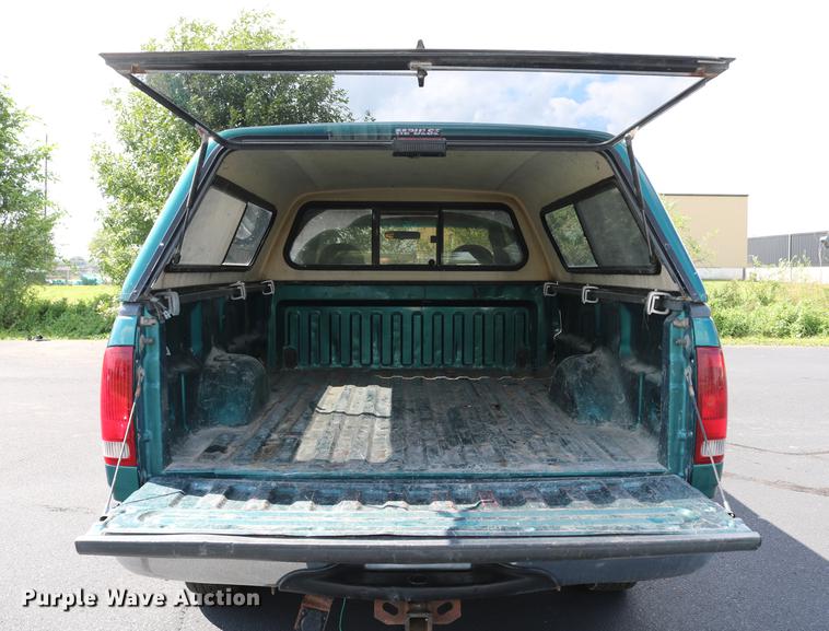 image for item DC7560 1997 Ford F150 SuperCab pickup truck