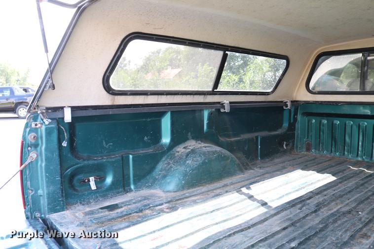 image for item DC7560 1997 Ford F150 SuperCab pickup truck