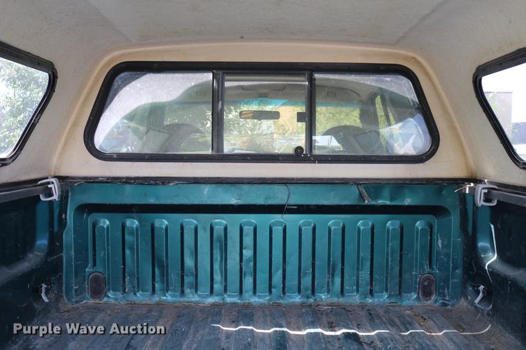 image for item DC7560 1997 Ford F150 SuperCab pickup truck