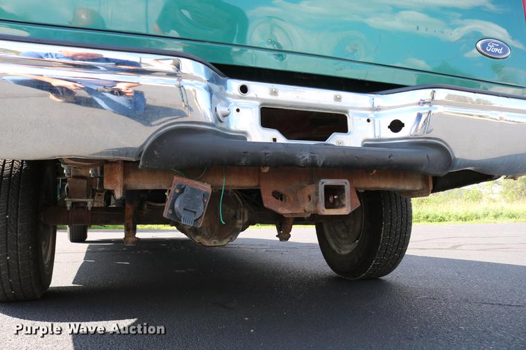 image for item DC7560 1997 Ford F150 SuperCab pickup truck