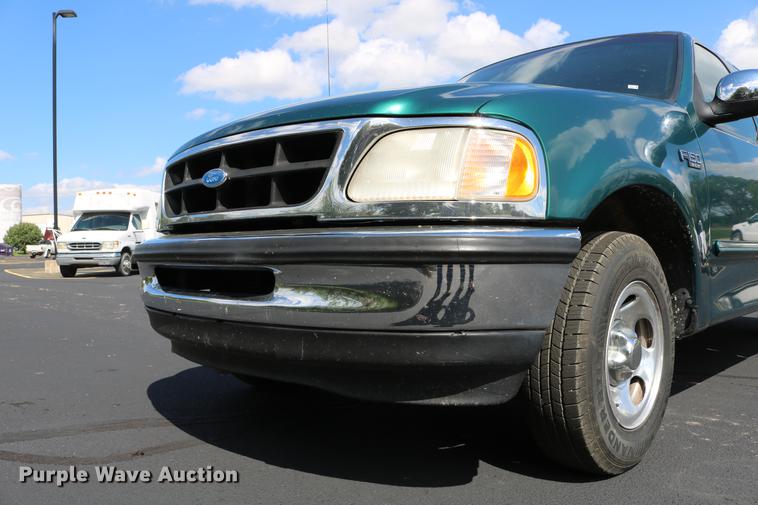 image for item DC7560 1997 Ford F150 SuperCab pickup truck