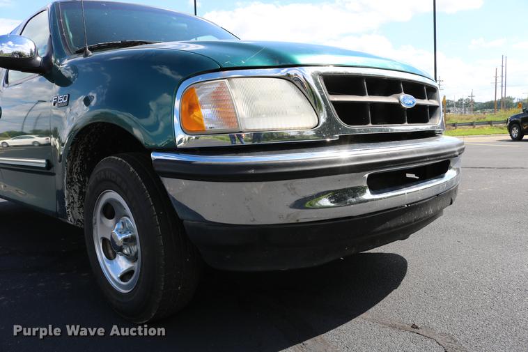 image for item DC7560 1997 Ford F150 SuperCab pickup truck