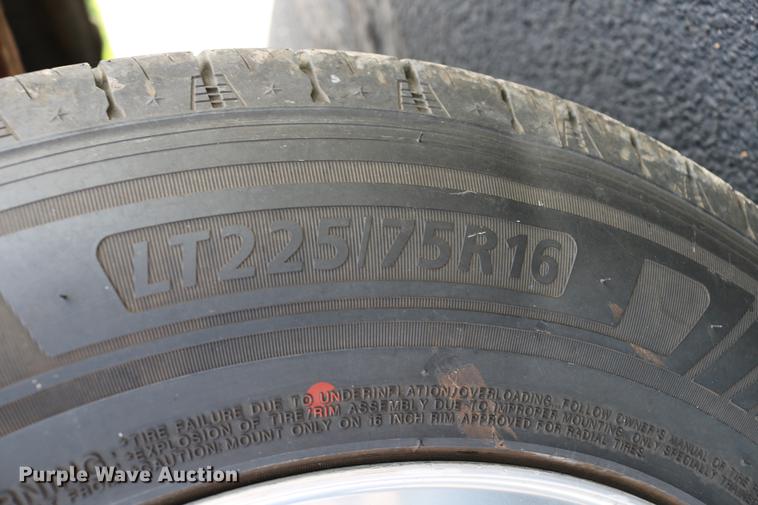 image for item DC7560 1997 Ford F150 SuperCab pickup truck