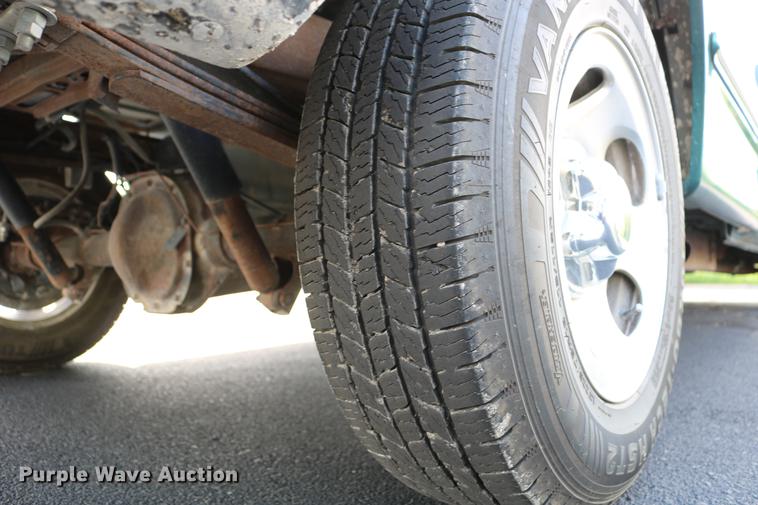 image for item DC7560 1997 Ford F150 SuperCab pickup truck