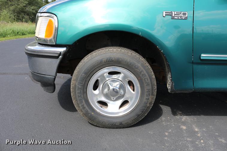 image for item DC7560 1997 Ford F150 SuperCab pickup truck