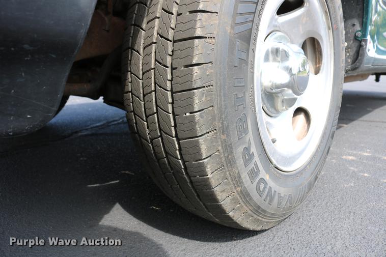 image for item DC7560 1997 Ford F150 SuperCab pickup truck