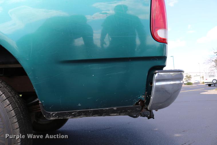 image for item DC7560 1997 Ford F150 SuperCab pickup truck