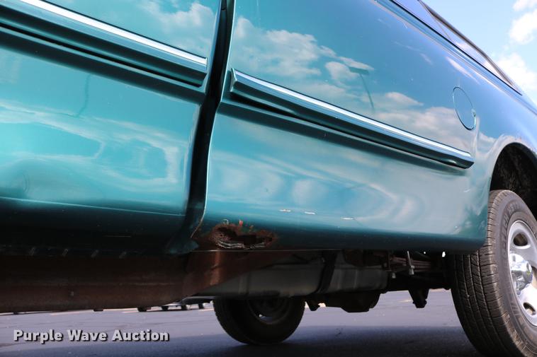 image for item DC7560 1997 Ford F150 SuperCab pickup truck