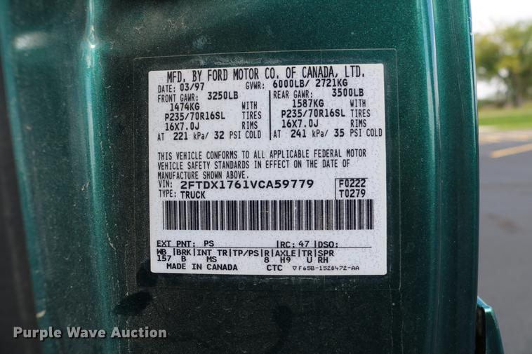 image for item DC7560 1997 Ford F150 SuperCab pickup truck