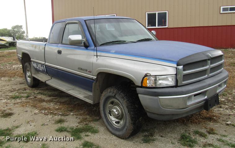 image for item DD4281 1995 Dodge Ram 2500 Club Cab pickup truck