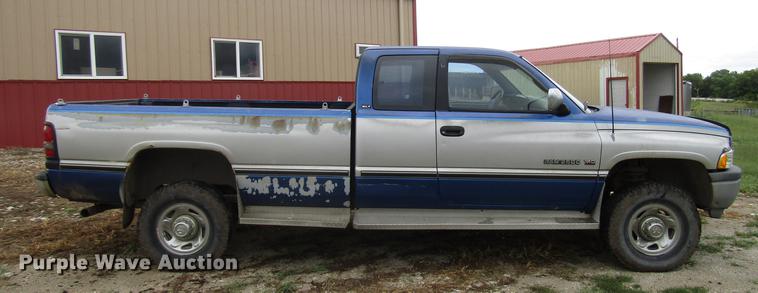 image for item DD4281 1995 Dodge Ram 2500 Club Cab pickup truck