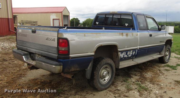 image for item DD4281 1995 Dodge Ram 2500 Club Cab pickup truck