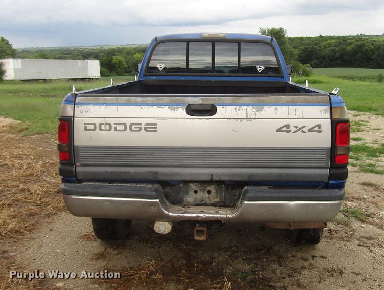 image for item DD4281 1995 Dodge Ram 2500 Club Cab pickup truck