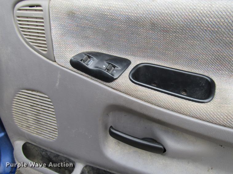 image for item DD4281 1995 Dodge Ram 2500 Club Cab pickup truck