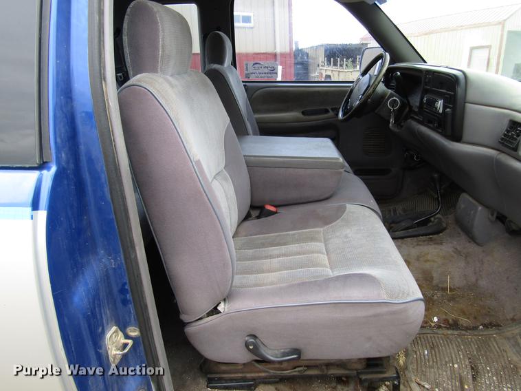 image for item DD4281 1995 Dodge Ram 2500 Club Cab pickup truck