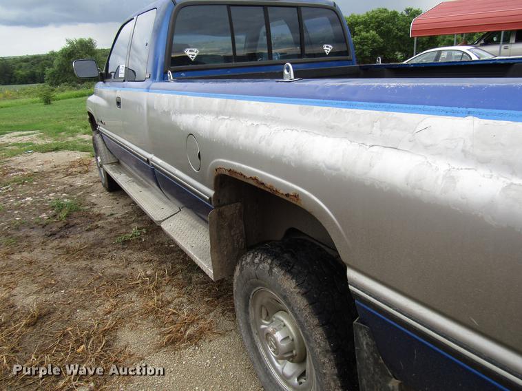 image for item DD4281 1995 Dodge Ram 2500 Club Cab pickup truck