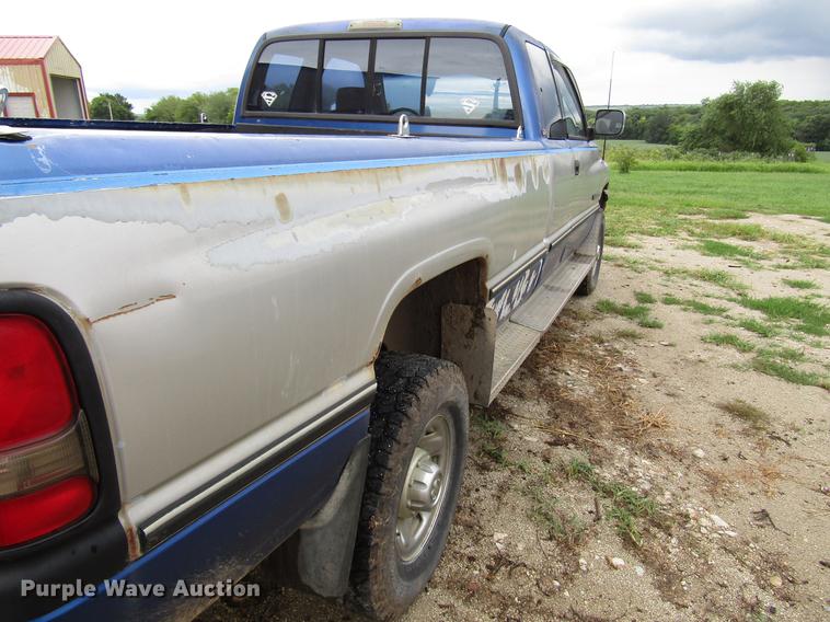 image for item DD4281 1995 Dodge Ram 2500 Club Cab pickup truck