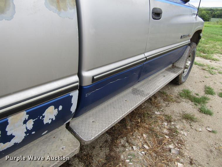 image for item DD4281 1995 Dodge Ram 2500 Club Cab pickup truck