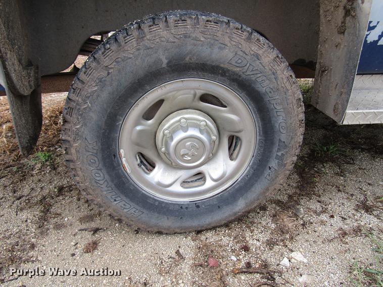 image for item DD4281 1995 Dodge Ram 2500 Club Cab pickup truck