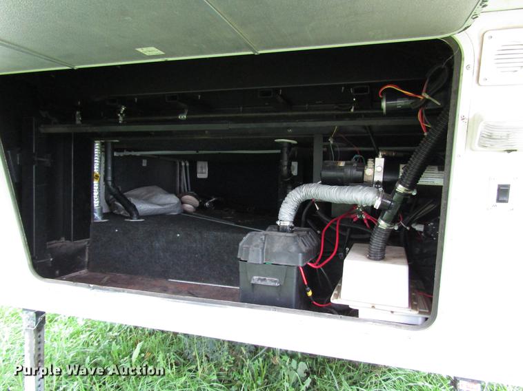 image for item DD4288 2001 Forest River Wildcat camper