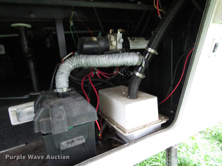 image for item DD4288 2001 Forest River Wildcat camper