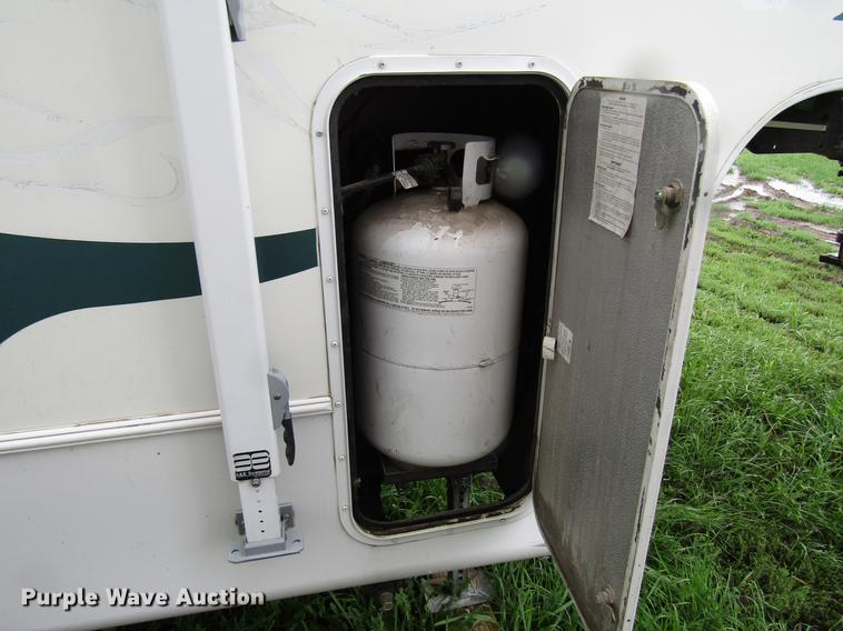 image for item DD4288 2001 Forest River Wildcat camper