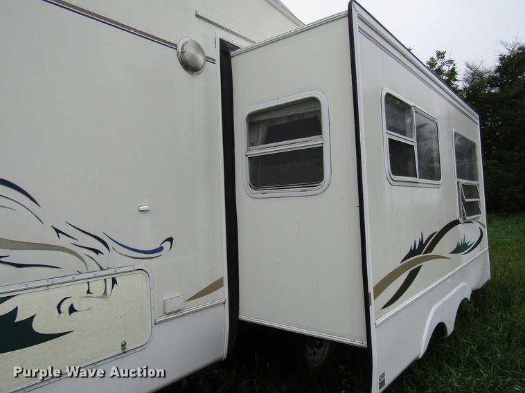 image for item DD4288 2001 Forest River Wildcat camper