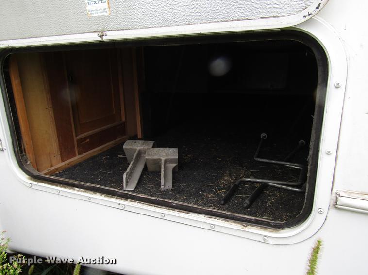 image for item DD4288 2001 Forest River Wildcat camper