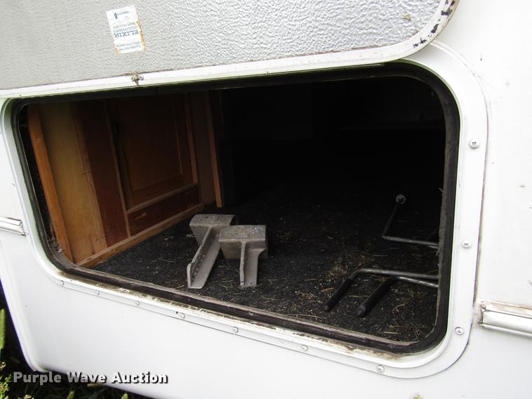 image for item DD4288 2001 Forest River Wildcat camper