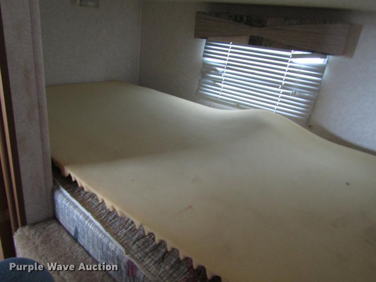 image for item DD4288 2001 Forest River Wildcat camper