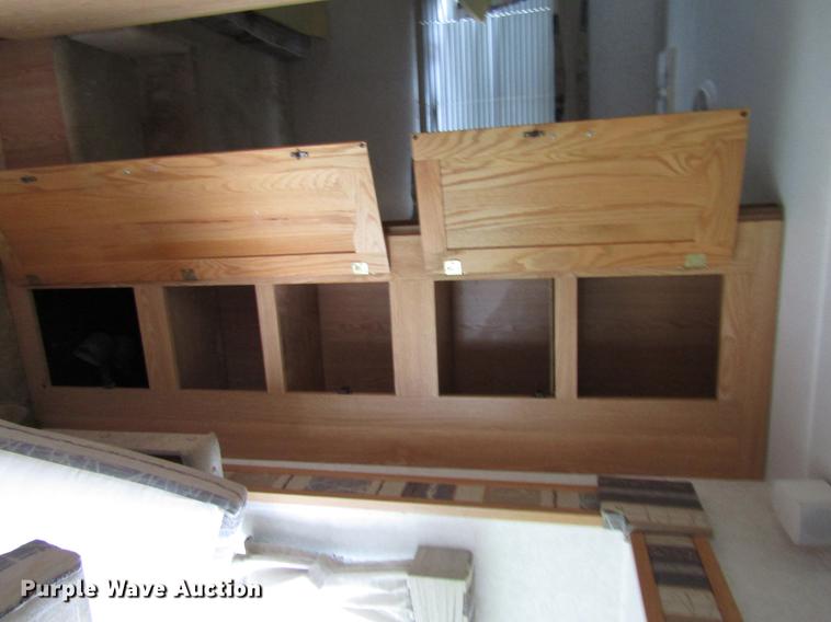 image for item DD4288 2001 Forest River Wildcat camper